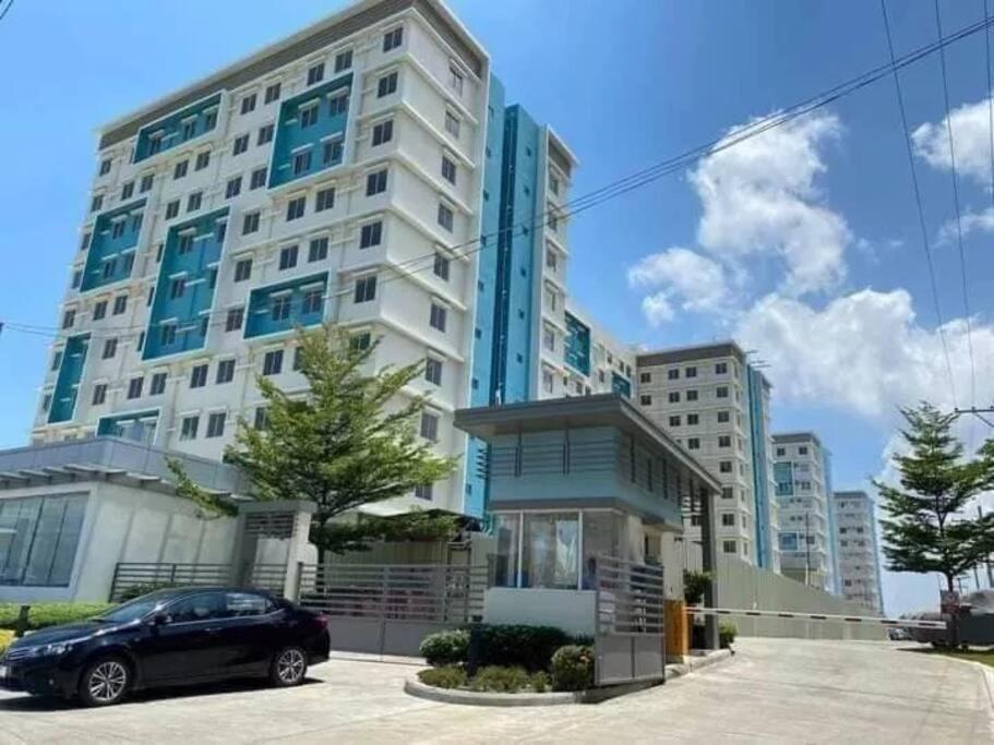 Spacious 2 Bedroom 42Sqm Condo Unit Iloilo City Ngoại thất bức ảnh