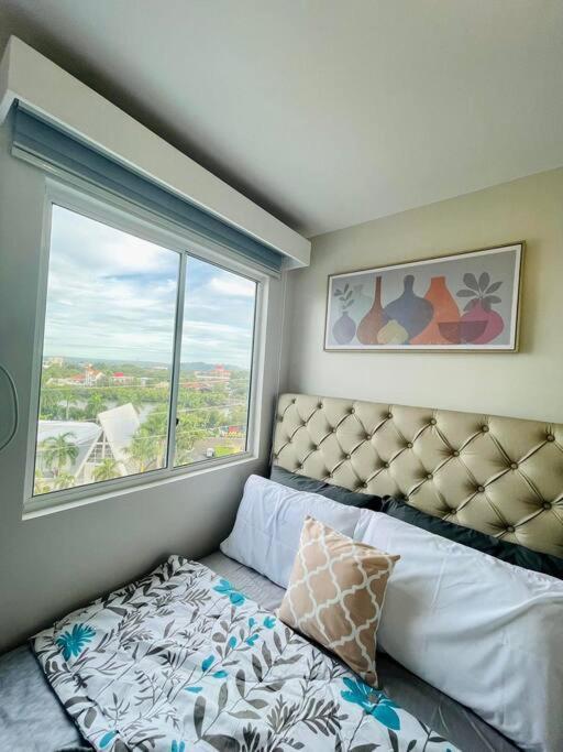 Spacious 2 Bedroom 42Sqm Condo Unit Iloilo City Ngoại thất bức ảnh