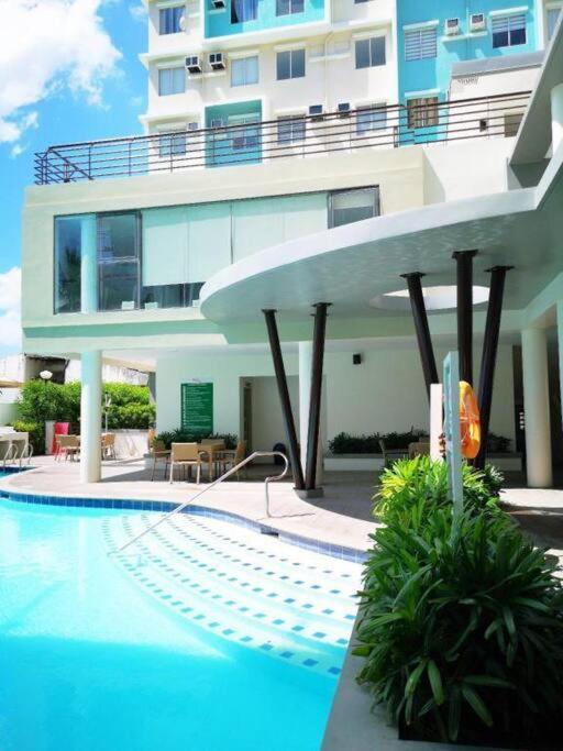 Spacious 2 Bedroom 42Sqm Condo Unit Iloilo City Ngoại thất bức ảnh