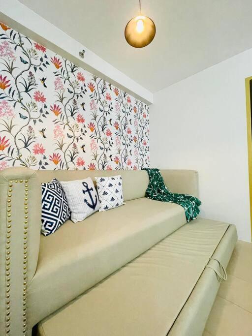 Spacious 2 Bedroom 42Sqm Condo Unit Iloilo City Ngoại thất bức ảnh